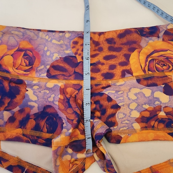 Fleo Shorts Lava Kiss Contour Low Rise Roses Orange & Purple Workout Exercise S - Picture 5 of 8
